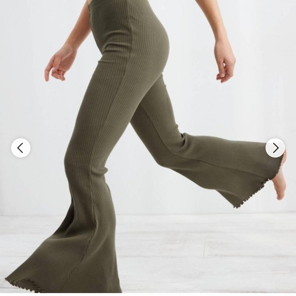 ☘️Aerie ribbed flare high rise pants